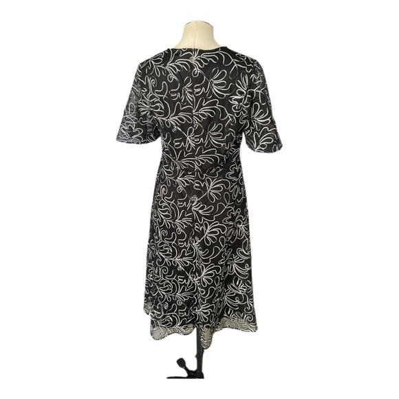 Tommy Hilfiger Black Embroidered Dress Silver Swirl Back Zip Size 8 - Picture 4 of 9